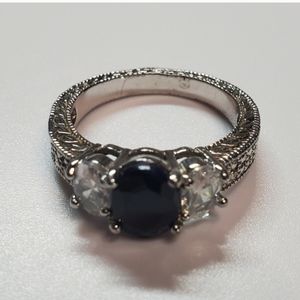 Black & White 3 Oval Stone Silver Tone Ring Size 7